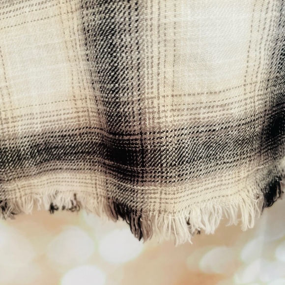 Lucky Brand Women's Checkered flannel shirt - Picture 4 of 7